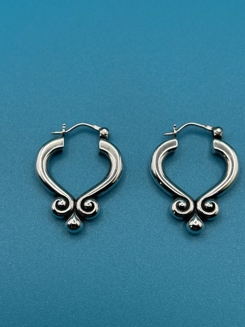 Authentic Retired James Avery 925 Sterling Silver Scrolled Hoop Earrings RARE